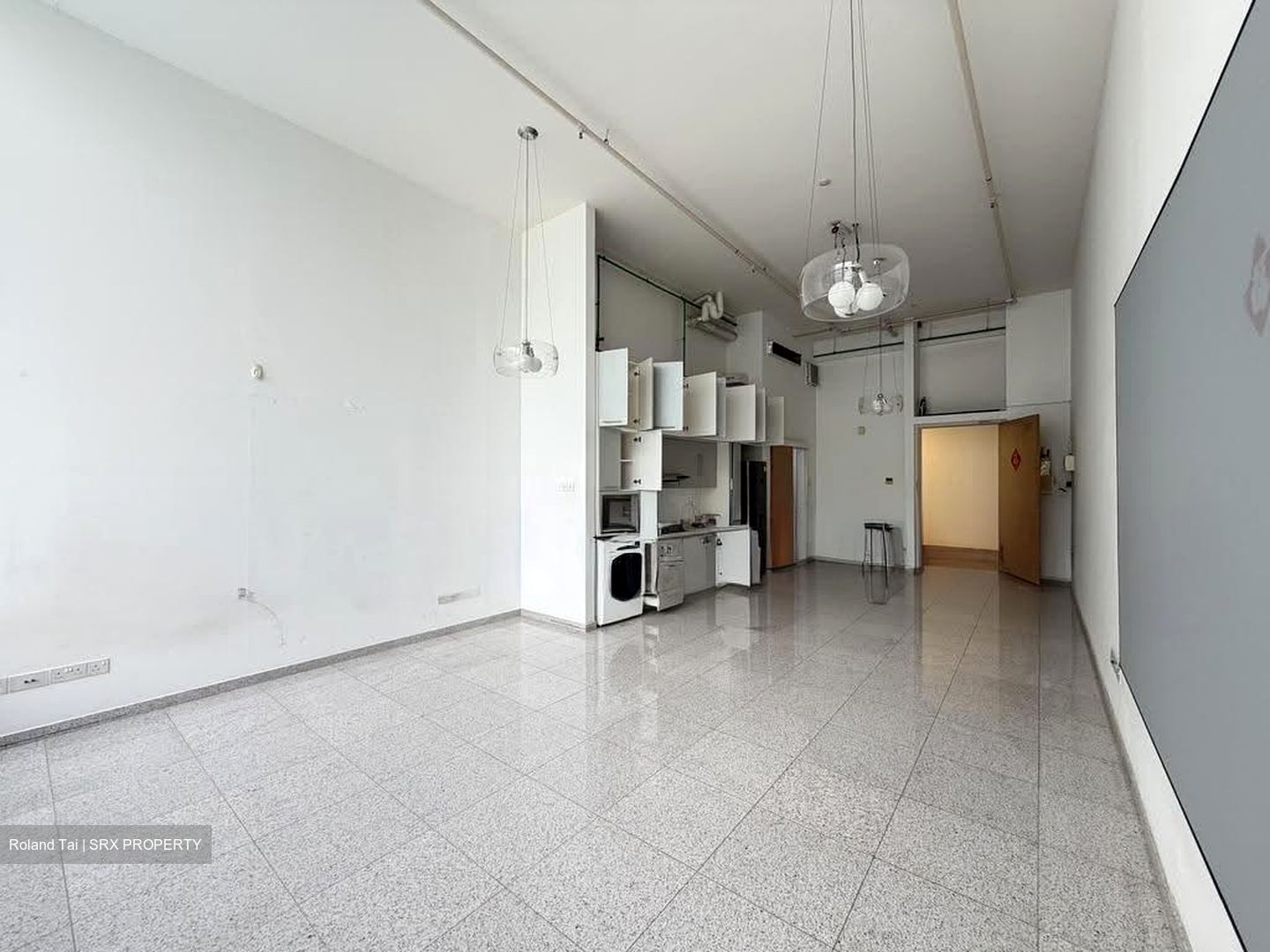 The Central (D1), Office #633275531